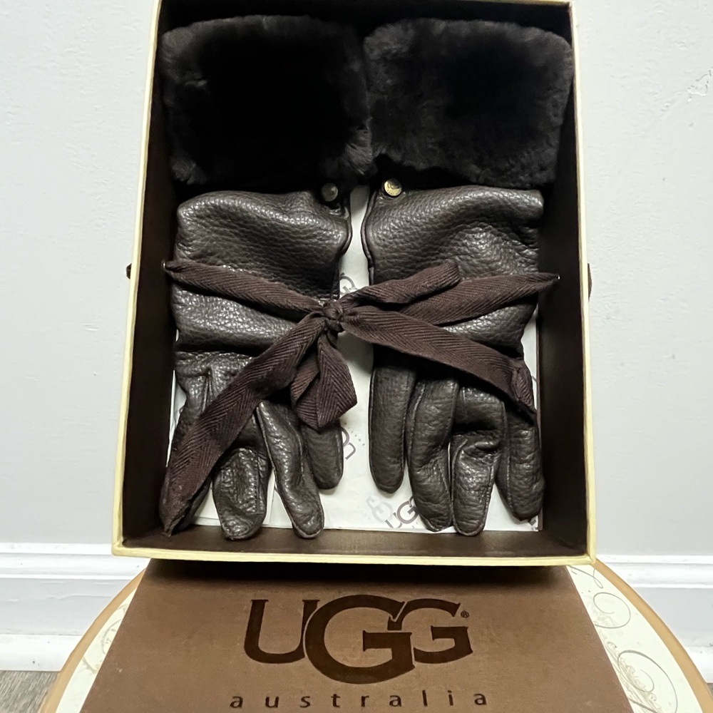 UGG Australia Brown Leather Gloves **SOLD**